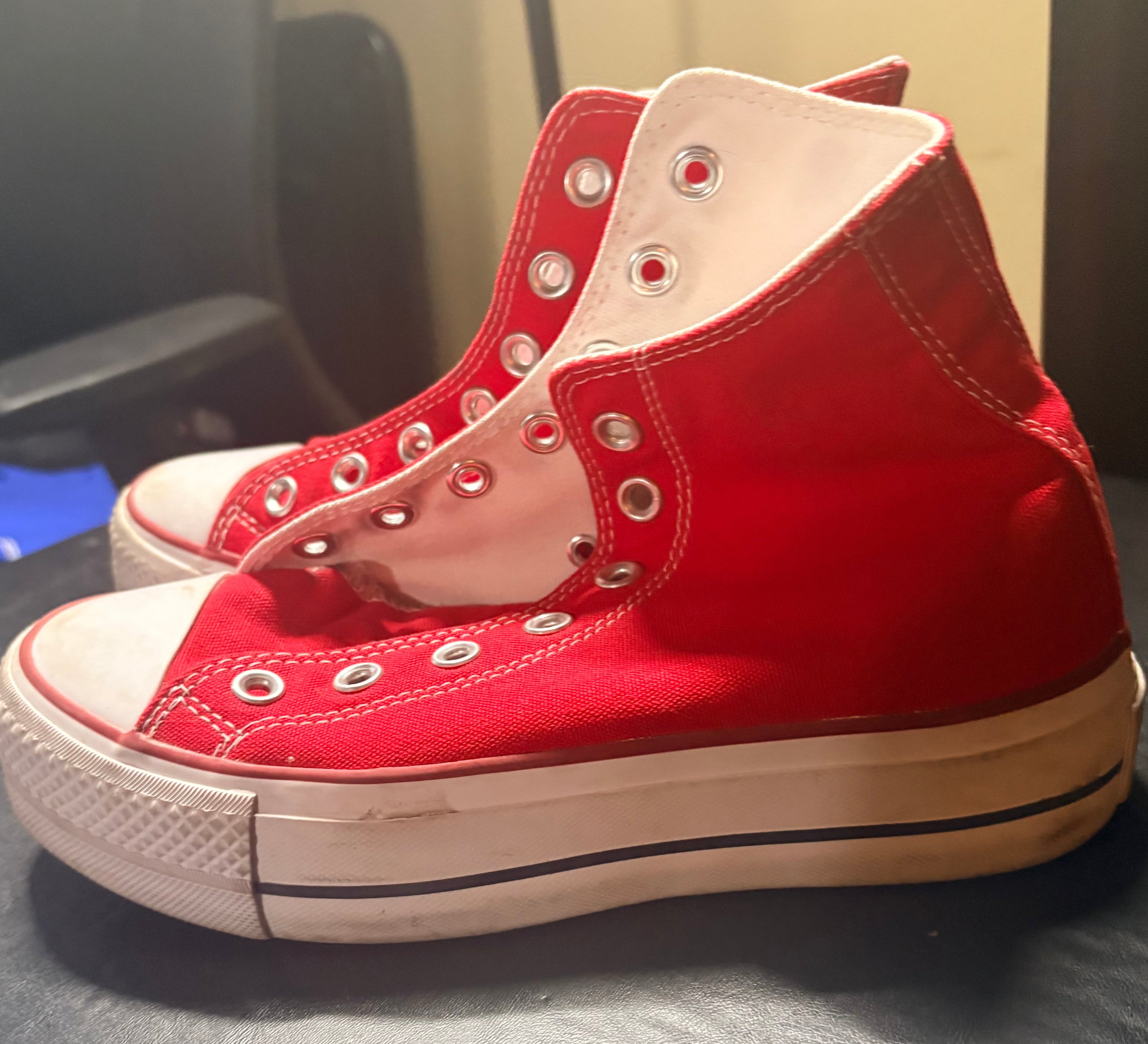 Red converses