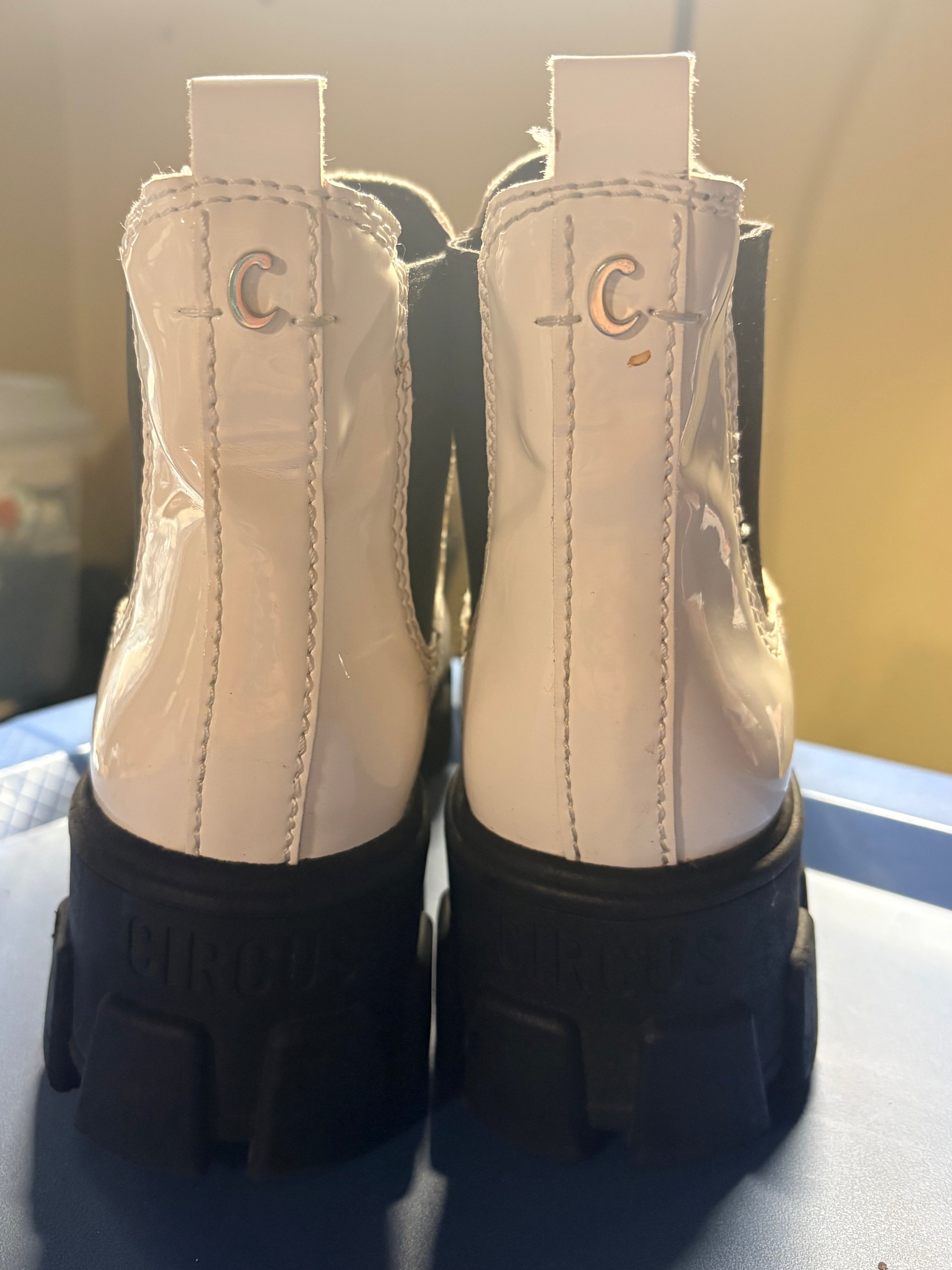 Circus by Sam Edelman Women's Darielle Ankle Boot