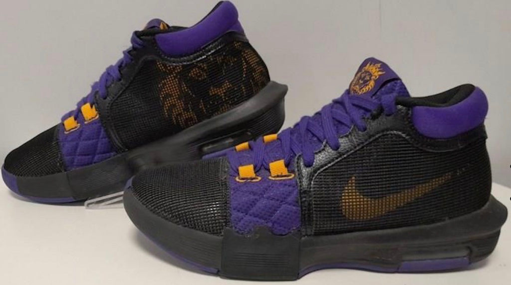Nike LeBron Witness 8