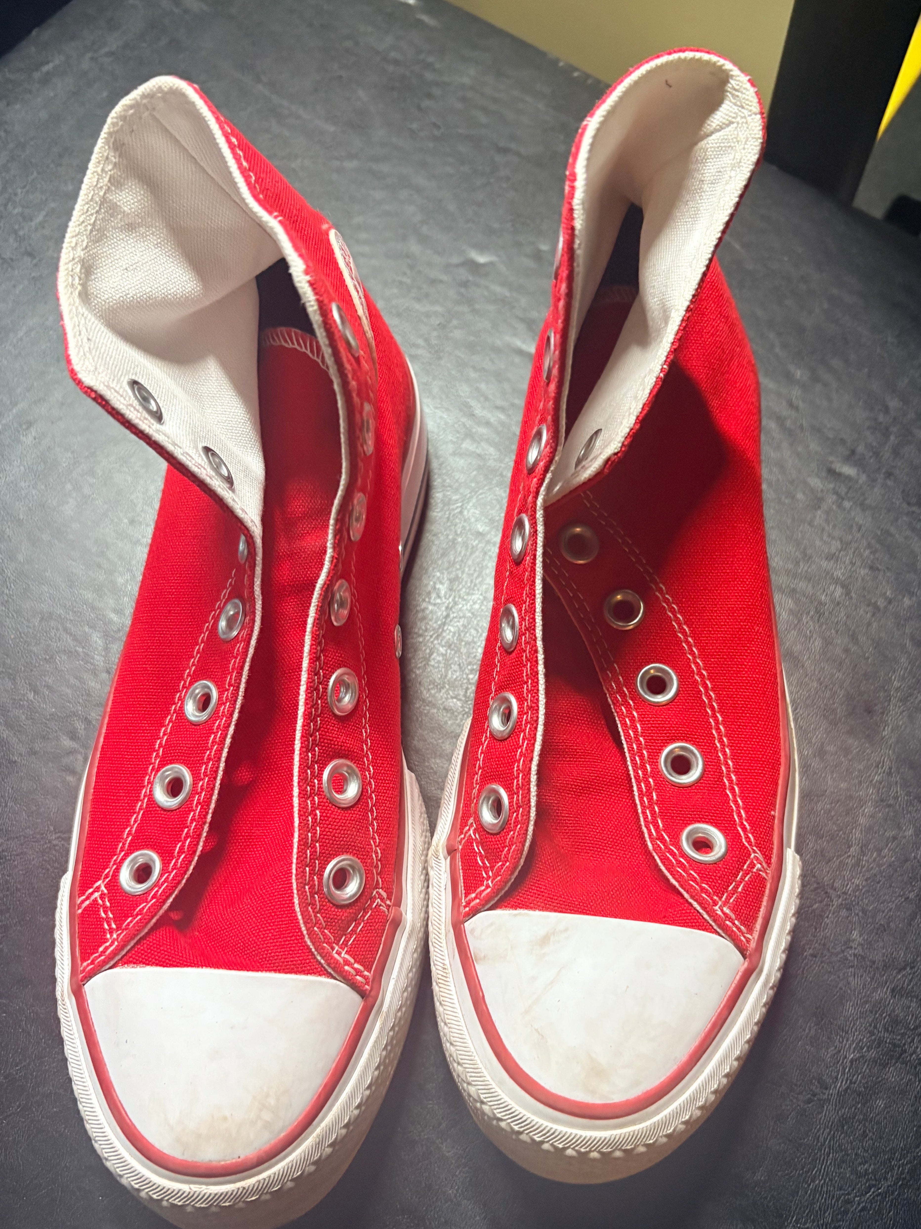 Red converses